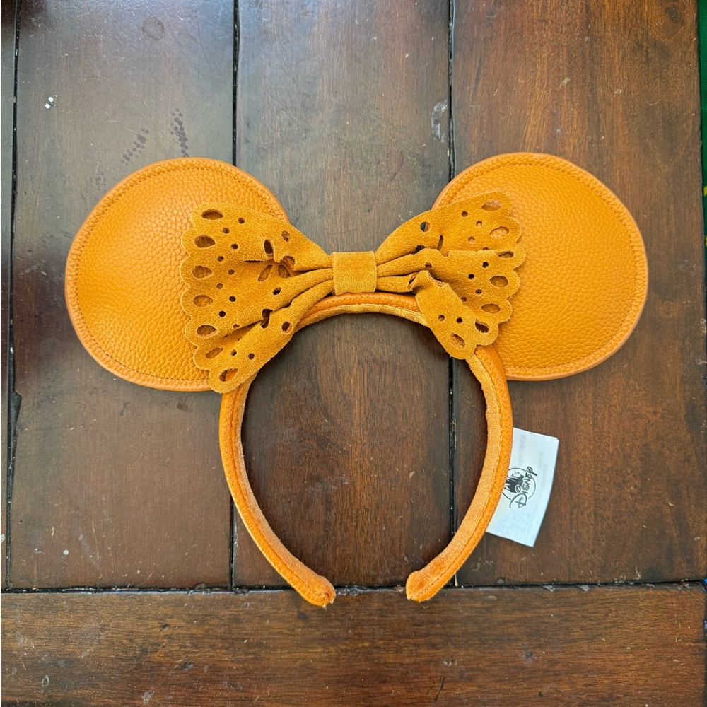 Rare & Limited Like New & Authentic Disney Parks Minnie Mouse headband